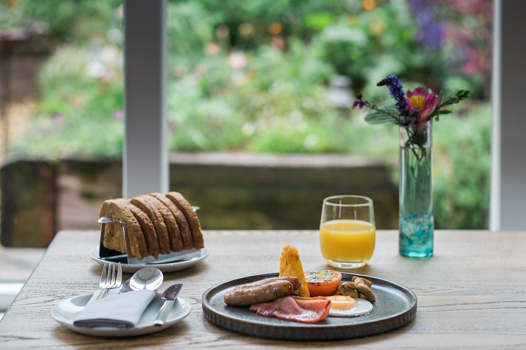 Guest house 1863 Restaurant With Pooley Bridge